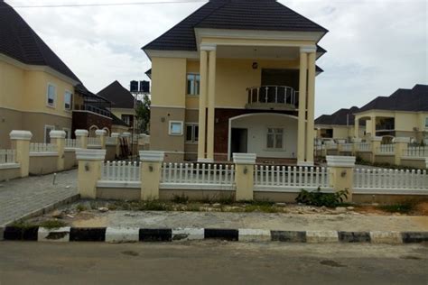The average price of houses for sale in Victoria Island (VI), Lagos is ₦350,000,000. The most expensive house costs ₦2,500,000,000 while the cheapest costs ₦80,000,000. There are 742 available houses for sale in Victoria Island (VI), Lagos, Nigeria. The houses have been listed by estate agents who can be contacted using the contact ...